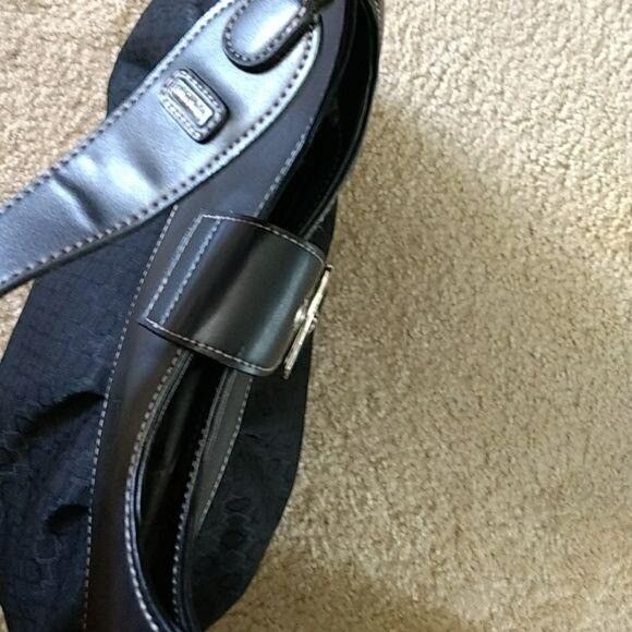 Nine West Black Shoulder Bag Hobo Buckle Accent - Picture 5 of 8